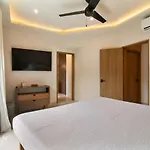 Prime 5Th Ave Stay - 2Br With King Beds & City Views